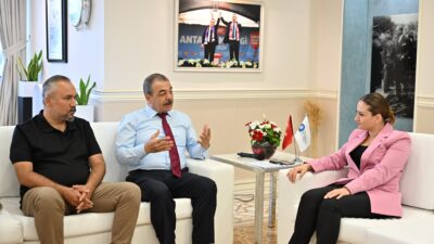 Birleşik Kamu-İş Konferedasyonu Başkanı Orhan Yıldırım, Antalya Büyükşehir Belediyesi Başkan