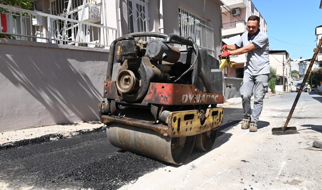 Karabağlar Belediyesi Fen İşleri Müdürlüğü’ne bağlı asfaltlama ekipleri, vatandaşların ve