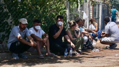 Kepez Belediyesi’nden Aksu ve Muratpaşa’daki Yangınlara Destek Kepez Belediyesi, Aksu’nun Fatih Mahallesi ile Muratpaşa’nın Güzeloba Mahallesi’nde çıkan