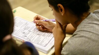 EĞLENEREK ÖĞRENİYORLAR