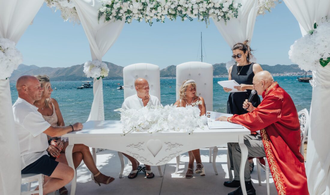 Marmaris, yabancı çiftlerin dünya evine girmeyi tercih ettiği destinasyon olmaya