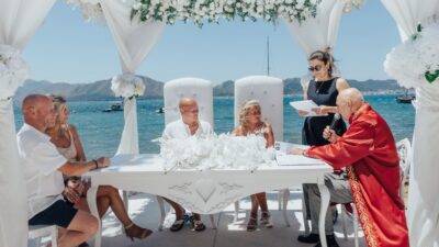 Marmaris, yabancı çiftlerin dünya evine girmeyi tercih ettiği destinasyon olmaya