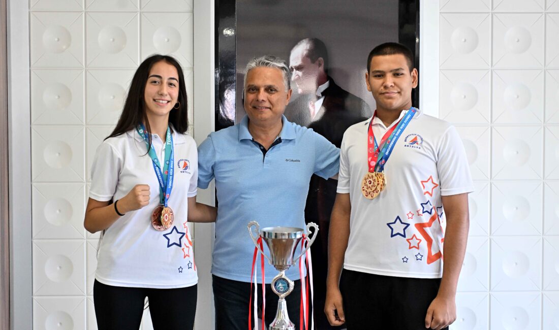 Muratpaşa Belediyespor’un ‘Kızıl Fırtınası’ lakaplı kick boks antrenörü Hasan Mert