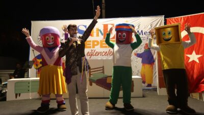 Kepez Belediyesi’nin yaz akşamlarına neşe katan “Sahne Kepez” etkinliği, Duraliler