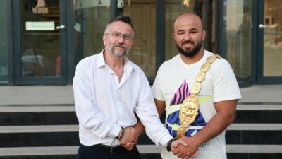 664. Tarihi Kırkpınar Yağlı Güreşleri‘nde başpehlivanlığı kazanan Orhan Okulu, Derince