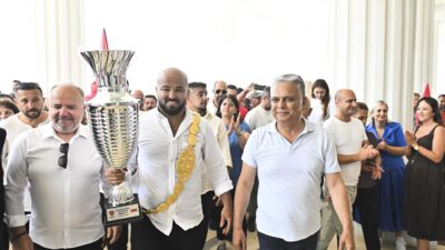 Tarihi Kırkpınar Yağlı Güreşleri’nin 664’üncü yılında altın kemeri Antalya’ya getiren