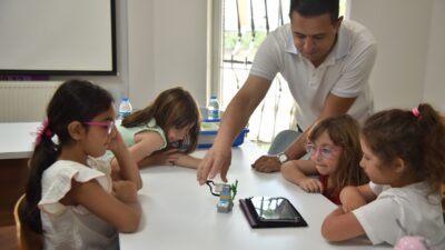 Robotik kodlama atölyesi ile teknoloji dünyasına yolculuk 