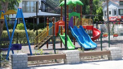 Marmaris Belediyesi, Turunç Mahallesi’nde sahildeki mevcut meydan ve park alanını