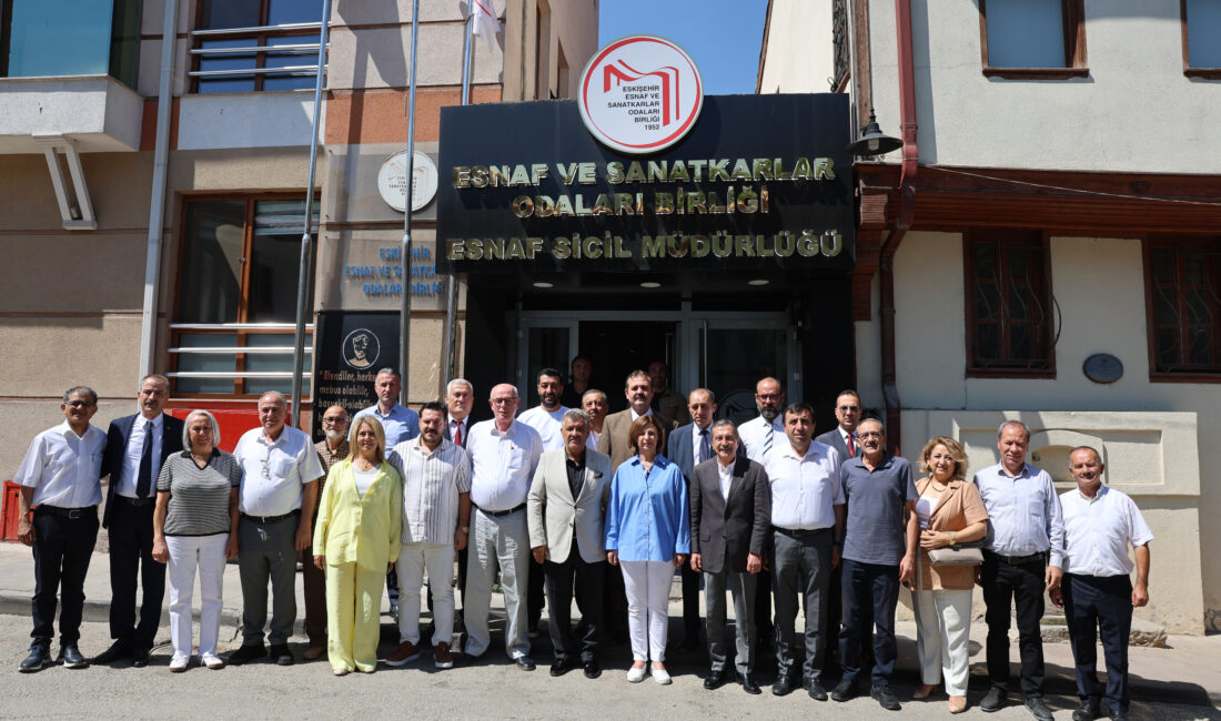 Eskişehir Büyükşehir Belediye Başkanı Ayşe Ünlüce, Odunpazarı Belediye Başkanı Kazım