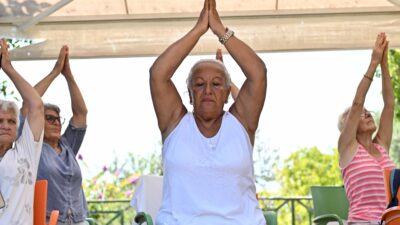 Antalya’nın kıdemli kent sakinleri, Muratpaşa Belediyesi’nin Falez Yaşlı Evi’nde düzenlenen