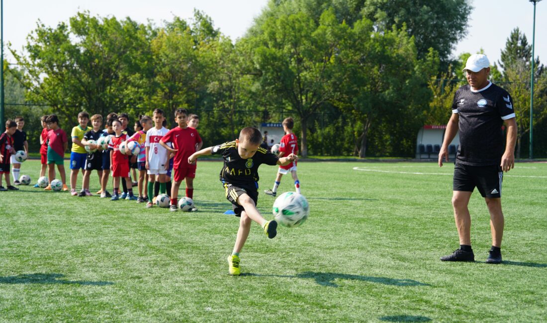 Eskişehir Büyükşehir Belediyesi, sporu çocukların hayatının bir parçası haline getirmeye