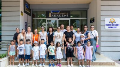 Yenişehir Belediyesi Anne ve Çocuk Eğitimlerini Sürdürüyor Mersin Yenişehir Belediyesi tarafından yaz dönemine özel hazırlanan “Bilinçli Anne