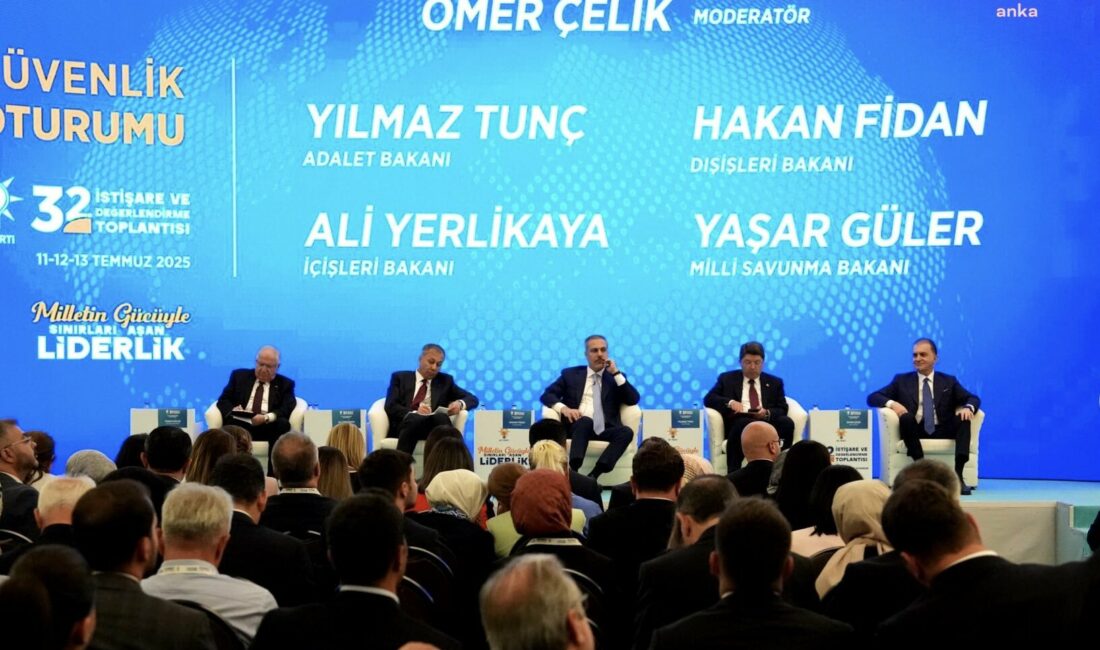 AK Parti Genel Başkan Yardımcısı ve Parti Sözcüsü Ömer Çelik,