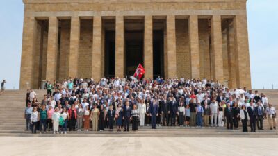 Etimesgut Belediye Başkanı Erdal Beşikcioğlu, Lozan Barış Antlaşması’nın 102. yıl