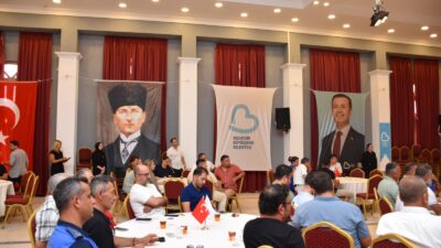 Halkın taleplerini muhtarlar aracılığıyla dinleyen ve 20 ilçede muhtarlarla yakın