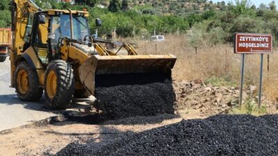 Efes Selçuk Belediyesi Fen İşleri Müdürlüğü ekipleri, kentin kırsal mahallelerinden