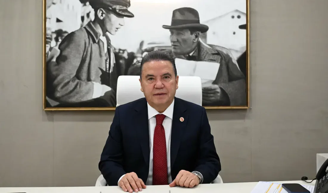 Antalya Büyükşehir Belediye Başkanı Muhittin Böcek tutuklandı.