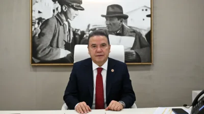 Antalya Büyükşehir Belediye Başkanı Muhittin Böcek tutuklandı.