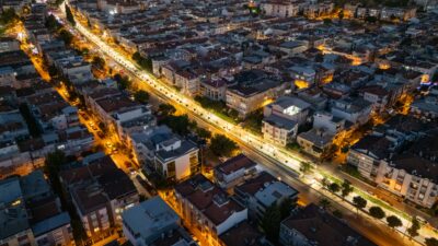 Buca Belediyesi, tarihi demir yolu hattını terk edilmiş görüntüsünden kurtararak