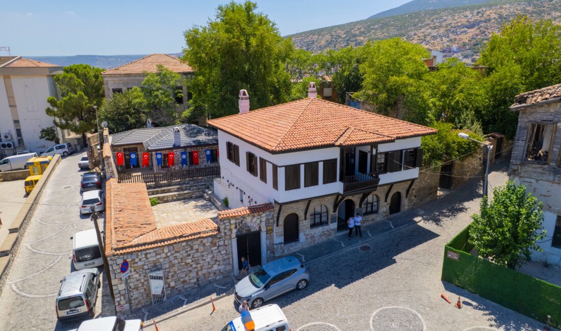 Milas’ın 19.yüzyıl sivil mimarisinin en güzel örneklerinden biri olan ve