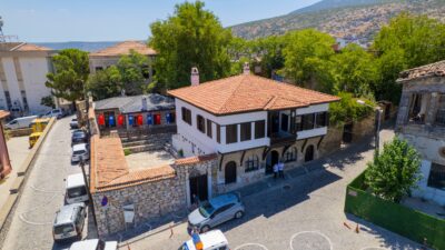 Hacı Ali Ağa Konağı ve Milas Belediyesi Kültür Evi Ziyaretçilerini Bekliyor Milas’ın 19.yüzyıl sivil mimarisinin en güzel örneklerinden biri olan ve