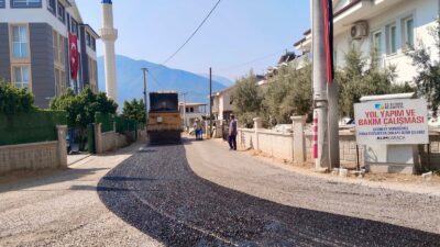 Fethiye Belediyesi, ilçe genelindeki yol yapım çalışmalarına aralıksız devam ediyor.