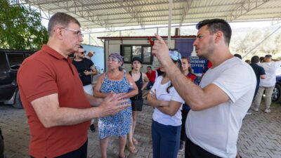 İzmir Büyükşehir Belediyesi, tüm birimleriyle yangın bölgelerindeki yaraları sarmak için
