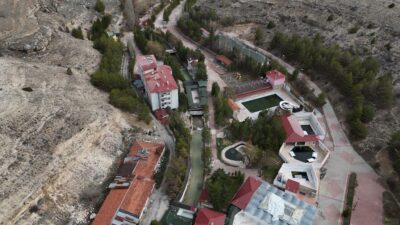 Sivas’ın Kangal ilçesinde dünyaca ünlü “doktor balıklar” olarak da bilinen