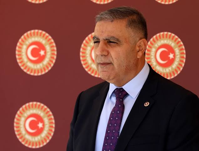 CHP Hatay Milletvekili Mehmet Güzelmansur, Adana Büyükşehir Belediye Başkanı Zeydan Karalar’ın tutuklanmasına tepki