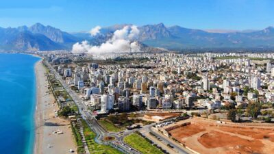 Konyaaltı Belediyesi bünyesinde hizmet veren ve birçok genci akademik anlamda