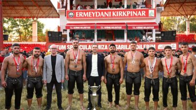 Kurtdereli’nin Torunları Başkan Akın’la Zirveye Yürüyor Son Yılların En Büyük Başarısı! Madalyaları Topladılar, Boy Atladılar