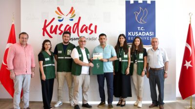 Aydın Yeşilay Şube Başkanı Sn. Sencer Gündüz, gönüllü Ali Uzak