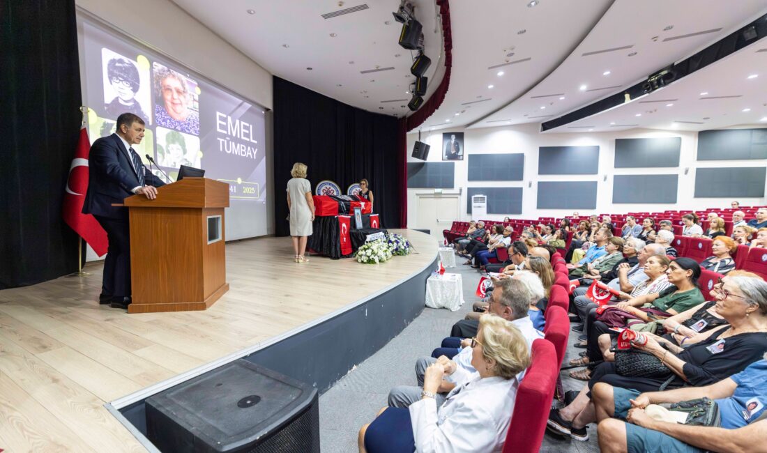 İzmir Büyükşehir Belediye Başkanı Dr. Cemil Tugay, Ege Üniversitesi Tıp