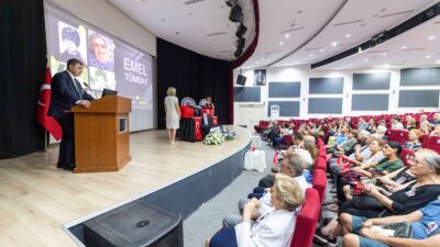 Başkan Tugay’dan hocası Emel Tümbay’a duygusal veda İzmir Büyükşehir Belediye Başkanı Dr. Cemil Tugay, Ege Üniversitesi Tıp