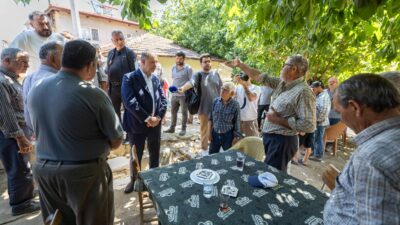Başkan Tugay yangında zarar gören Köseler’i ziyaret etti İzmir Büyükşehir Belediye Başkanı Dr. Cemil Tugay, Ödemiş’te temmuz ayındaki
