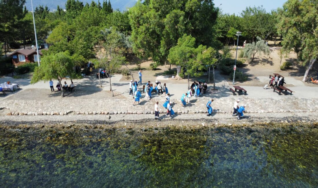 İzmir Büyükşehir Belediyesi, İzmirlileri şehrin birbirinden güzel parklarındaki etkinliklerle bütünleştirmeye