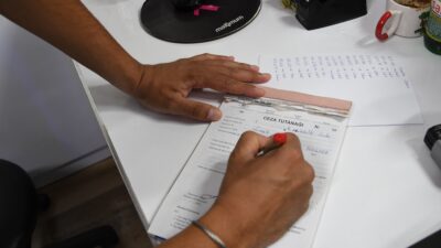 Narlıdere’de Halk Sağlığı İçin Sıkı Denetim Narlıdere Belediyesi, halk sağlığını korumak ve gıda güvenliğini sağlamak amacıyla