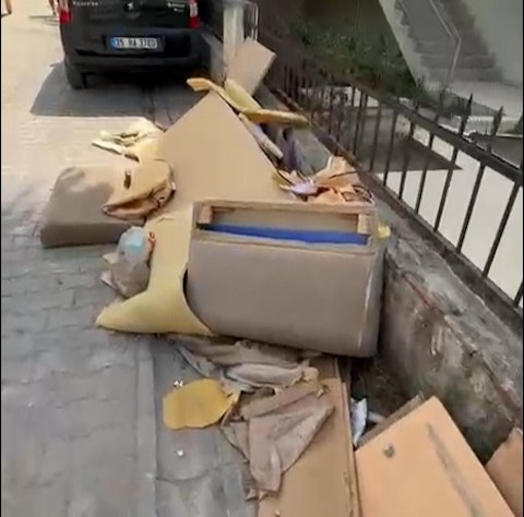 Karşıyaka Belediyesi, çevre kirliliğini önlemek ve kent düzenini korumak amacıyla