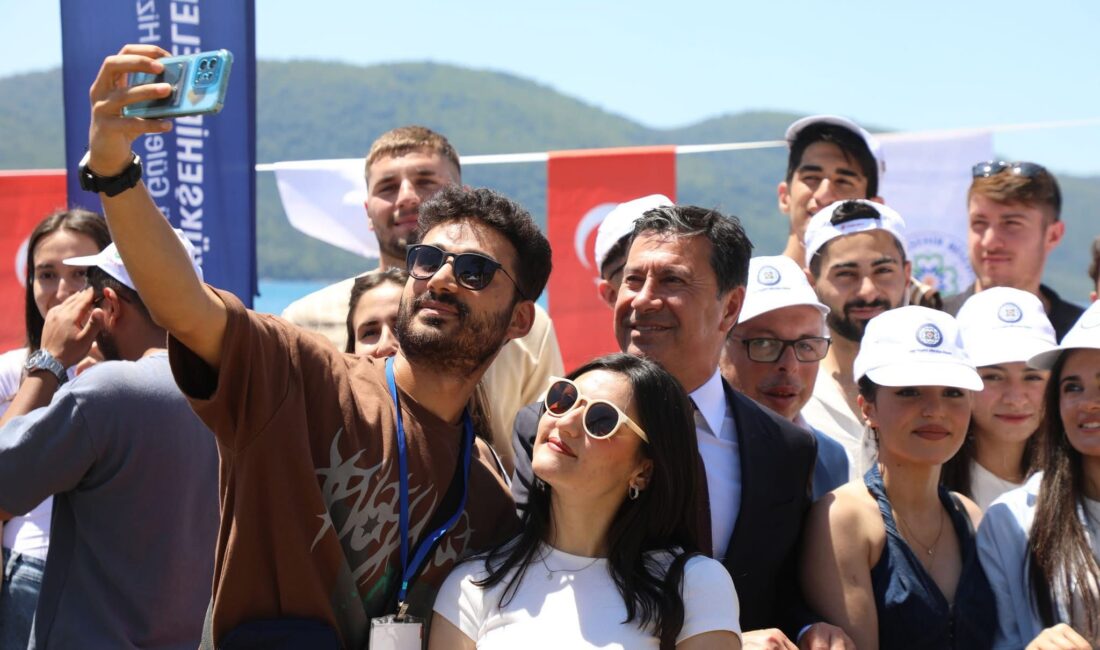 Muğla Büyükşehir Belediyesi, üniversite öğrencileri için 1 TL’lik ulaşım uygulamasını