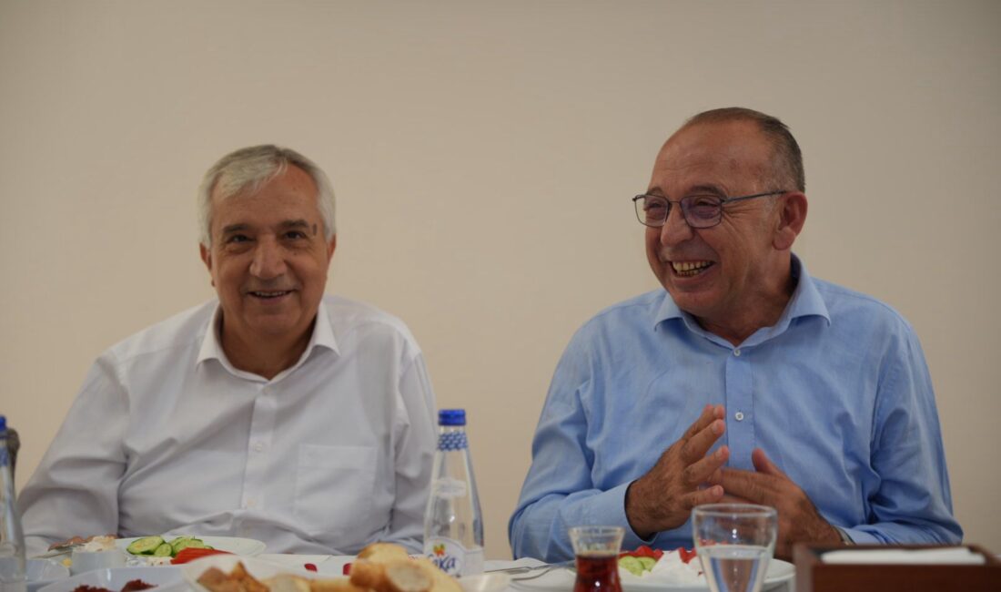 Turgutlu Belediye Başkanı Çetin Akın, Turgutlu Belediyespor Başkanı Hüseyin Maliz