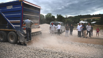 Yalova Belediye Başkanı Mehmet Gürel Yol Çalışmalarını Yerinde İnceledi Yalova Belediyesi’nin İsmetpaşa Mahallesi Cennet Sokak’ta yapımına başladığı yol çalışmalarını