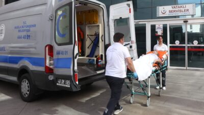 10 Yıldır Felçli Olan Annesi İçin Muğla Büyükşehir Seferber Oldu Muğla Büyükşehir Belediyesi, yatağa bağımlı, yaşlı ve engelli bireylerin sağlık