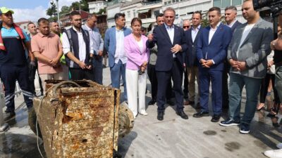 İBB ve Sarıyer Belediyesi’nden Ortak Mesaj: Denizleri Korumak Hepimizin Görevi İstanbul Büyükşehir Belediyesi (İBB), deniz kirliliğine dikkat çekmek ve çevre