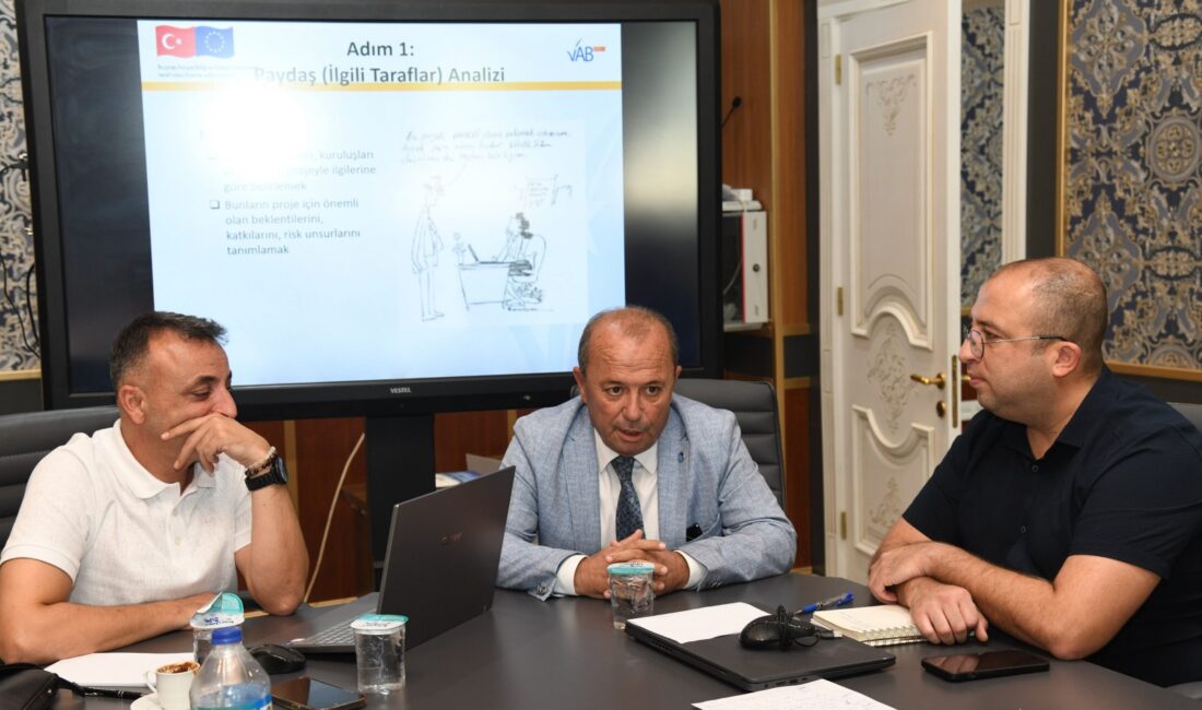 Yunusemre Belediyesi personeline yönelik gerçekleştirdiği eğitim programlarına bir yenisini ekleyerek