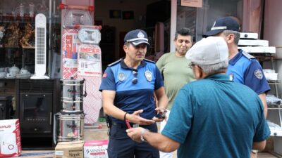 Altınordu Belediyesi’nden Kaldırım İşgallerine Sıkı Denetim Altınordu Belediyesi Zabıta Müdürlüğü, kent genelinde yayaların güvenli geçişini sağlamak