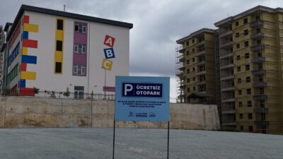 Altınordu Belediyesi’nden Karşıyaka Ortaokulu’na Otopark Alanı Okulların açılmasına sayılı günler kala Altınordu Belediyesi, okul çevrelerindeki çalışmalarını