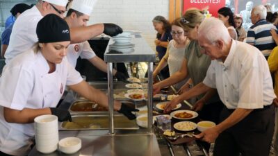 Menteşe Belediyesi tarafından hayata geçirilen Kent Lokantası ile
vatandaşlara sağlıklı, güvenilir,