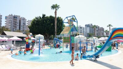 Mezitli Belediyesi, eğitimde fırsat eşitliği için ücretsiz Matematik ve İngilizce