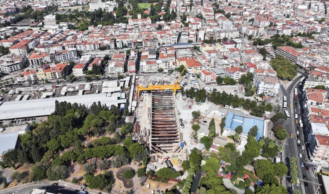 İzmir Büyükşehir Belediyesi‘nin öz kaynaklarıyla yapımını sürdürdüğü Buca Metrosu’nun tünel