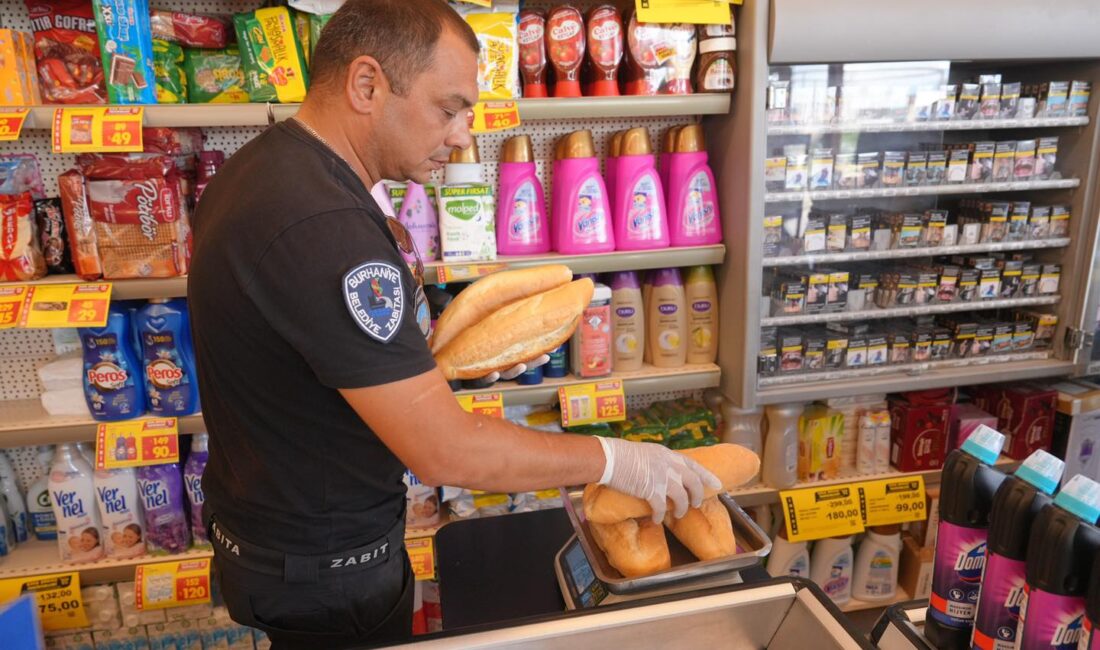 Burhaniye Belediyesi Zabıta Müdürlüğü ekipleri ilçe genelinde faaliyet gösteren marketlerin